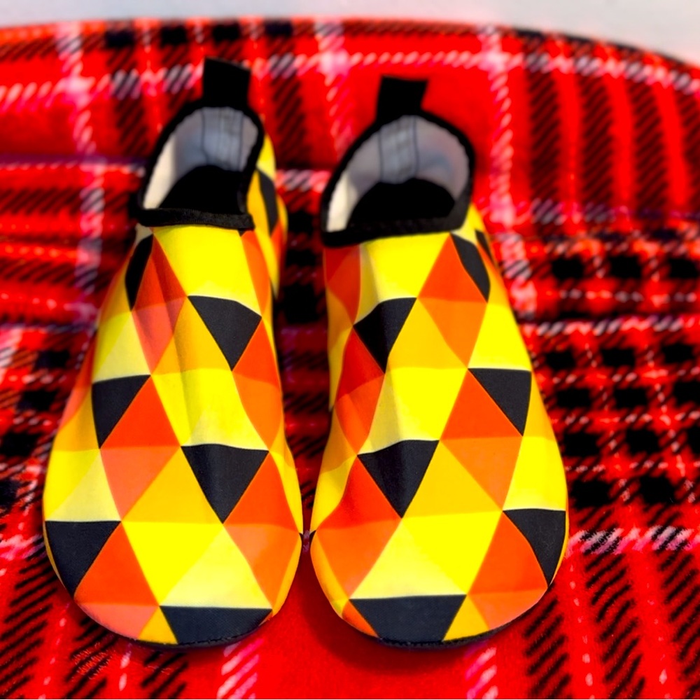 Water shoes/ pool shoes/ marine shoes